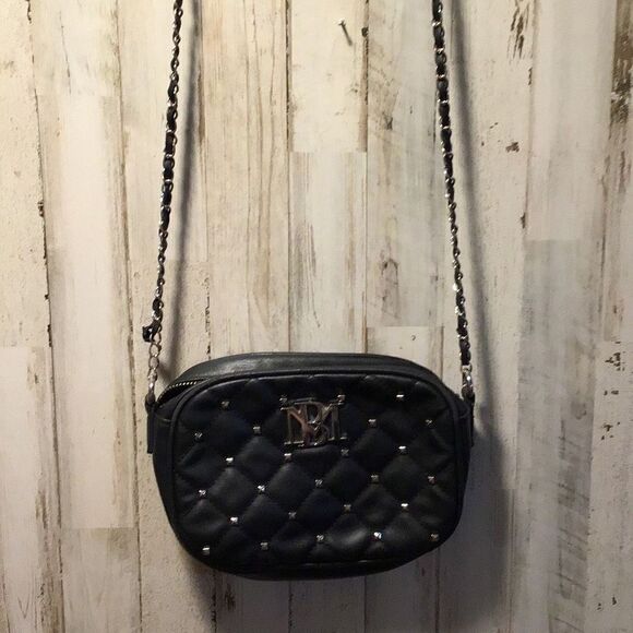 Purse fine little cross body by Badgley Mischka strap needs attached on one side - Picture 1 of 7